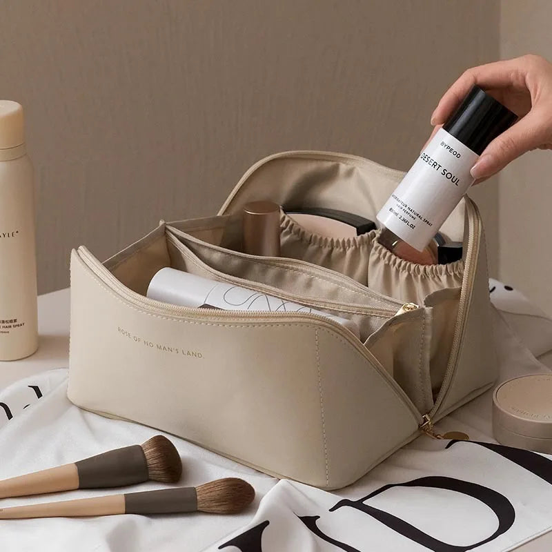 NECESSAIRE