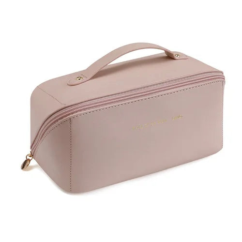 NECESSAIRE